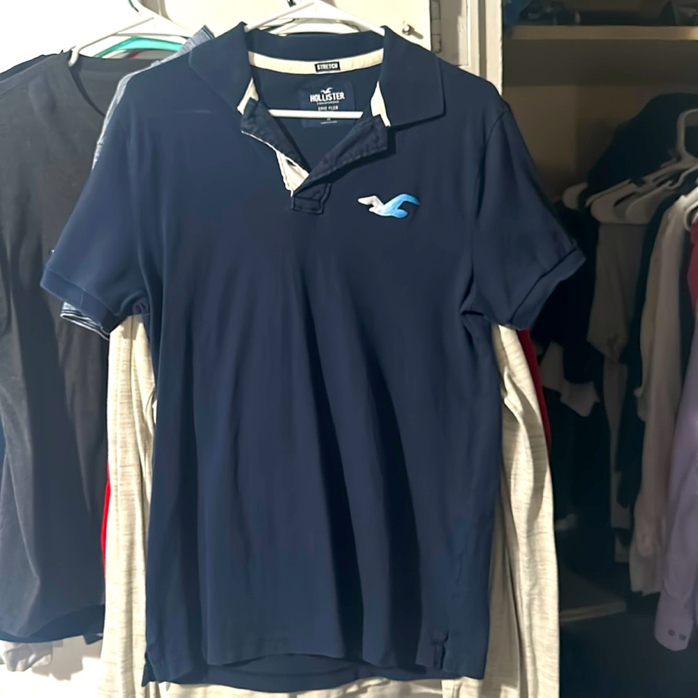 Hollister  3 button up T-Shirt